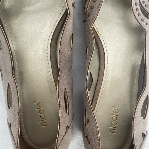 NICOLE Light Brown Flats - Picture 6 of 8